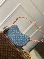 Louis Vuitton M46856 New Croissant MM 21x7x5cm - 4