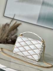 Louis Vuitton M24185 Go-14 MM Bag White 23x16x10cm - 4