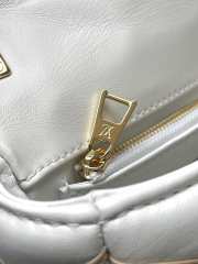 Louis Vuitton M24185 Go-14 MM Bag White 23x16x10cm - 6