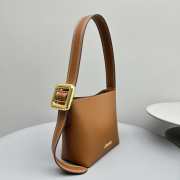 Jacquemus Le petit Regalo small bucket bag in light brown 20x22x10cm - 5