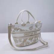 Dior Chapeau Basket Bag Gradient butterflies embroidery in white and gold 27x20x8cm - 2