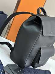 Dior Essentials Saddle Backpack Black Grained Calfskin 28x40x15cm - 3