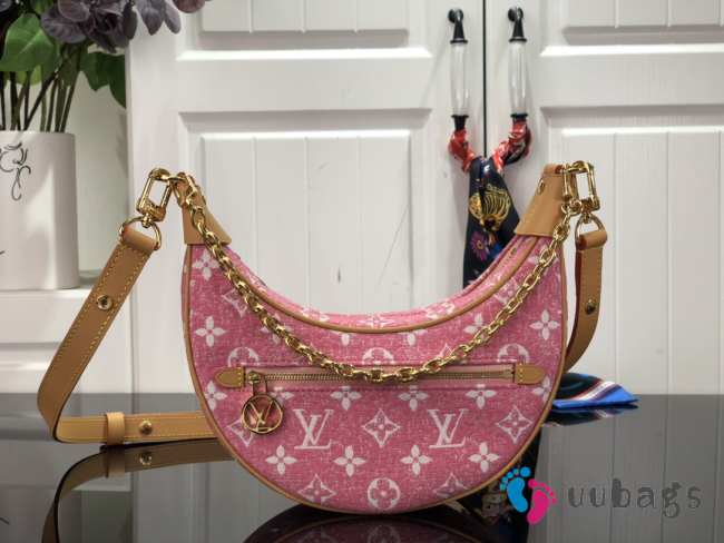 Louis Vuitton M21752 Loop Bag In Pink 24x22x6cm - 1