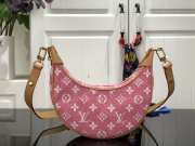 Louis Vuitton M21752 Loop Bag In Pink 24x22x6cm - 4