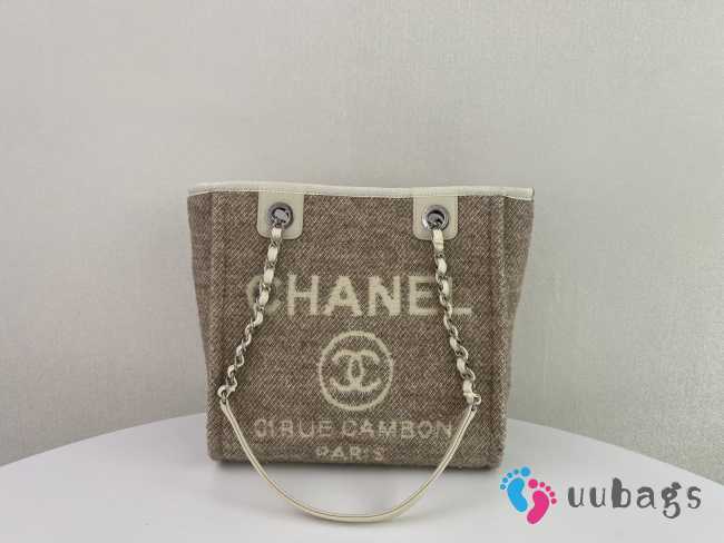 Chanel Deauville S2021 Small Tote Bag In Beige 26x7x27cm - 1