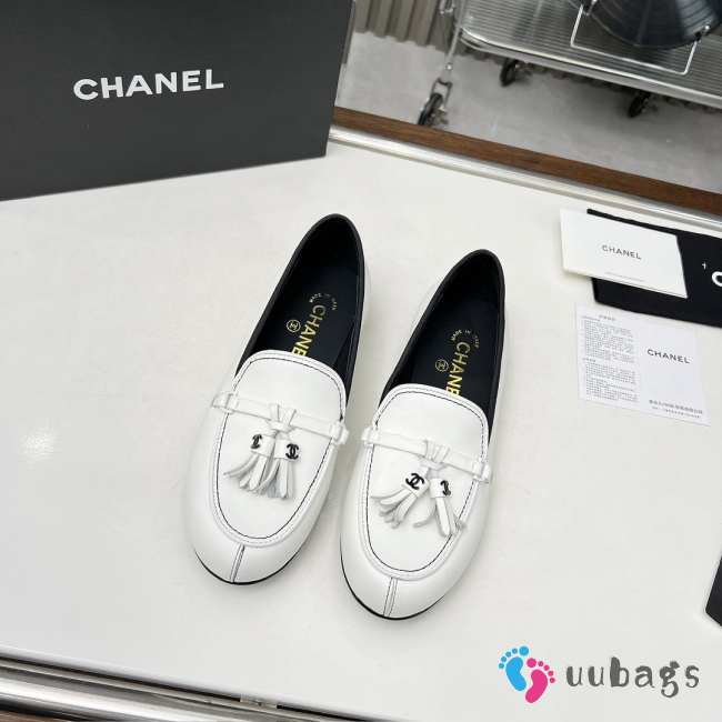 Chanel loafer in white  - 1