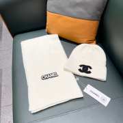 Chanel set wool hat & scarf in white - 6