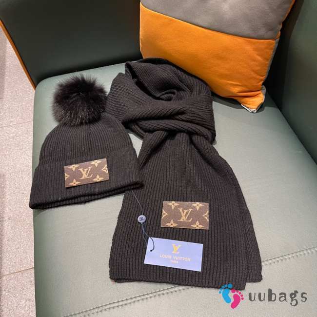 Louis Vuitton set wool hat & scarf in black - 1