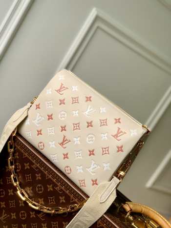 Louis Vuitton M22398 Pochette Coussin In Beige 26x20x12cm