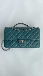 Chanel CF flap bag caviar leather in green with silver hardware 25cm - 1