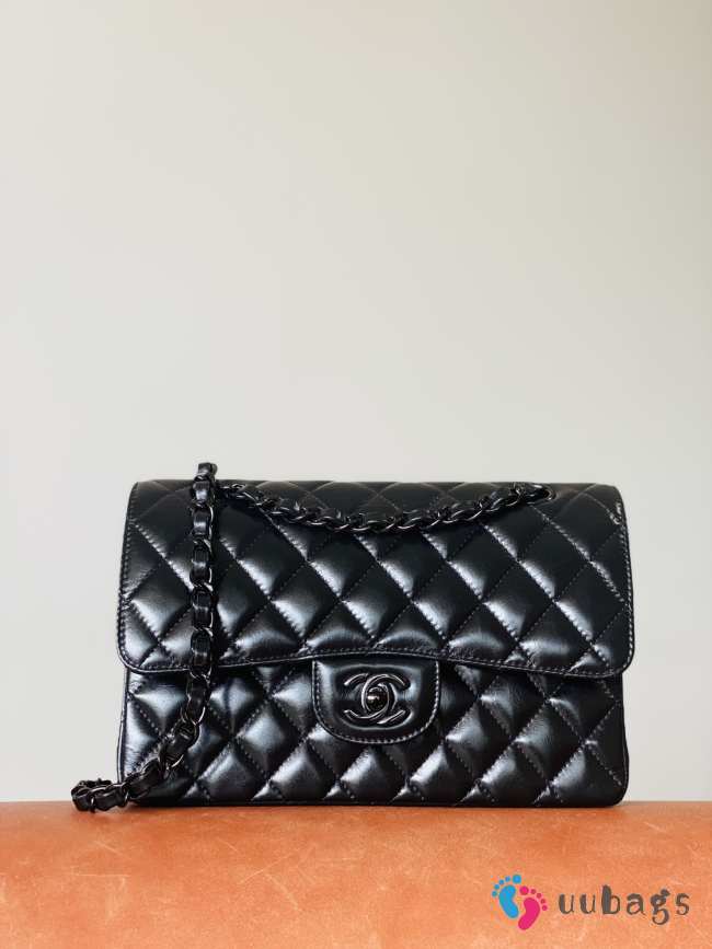 Chanel black lambskin flap bag with black buckle 23cm - 1