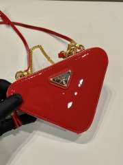 Prada mini triangular patent leather clutch in red 10x15x5cm - 3