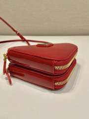 Prada mini triangular patent leather clutch in red 10x15x5cm - 4