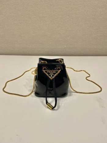 Prada patent leather mini-pouch in black 9x9x6cm