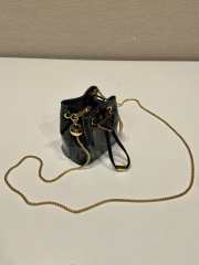 Prada patent leather mini-pouch in black 9x9x6cm - 3