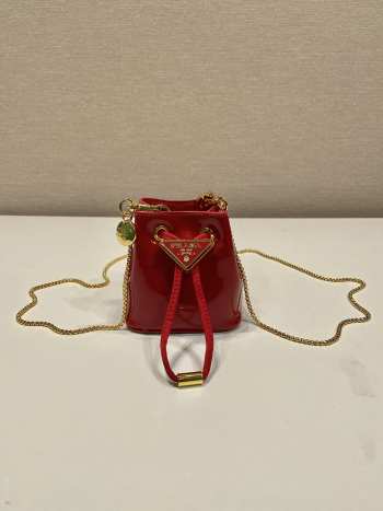 Prada patent leather mini-pouch in red 9x9x6cm