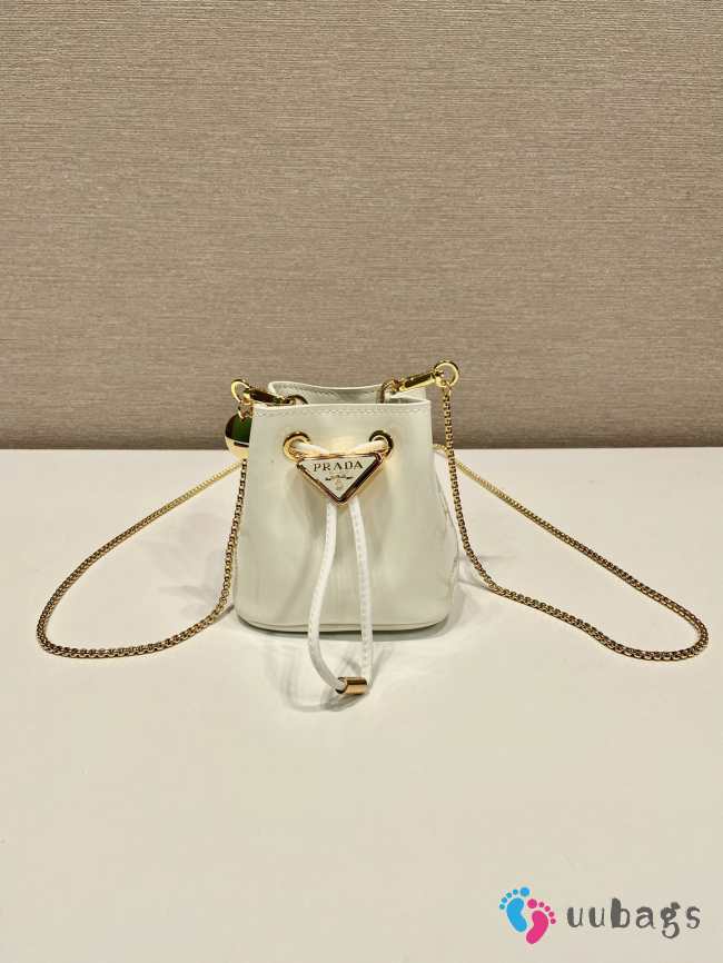 Prada patent leather mini-pouch in white 9x9x6cm - 1