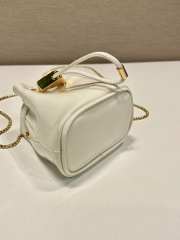 Prada patent leather mini-pouch in white 9x9x6cm - 6