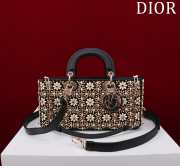 Dior D-Joy M0540 White Flower Bag 26x13.5x5cm - 1