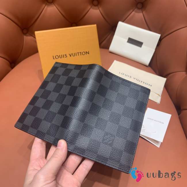 Louis Vuitton N64411 Passport Cover Damier Graphite Canvas 10x14x2.5cm - 1