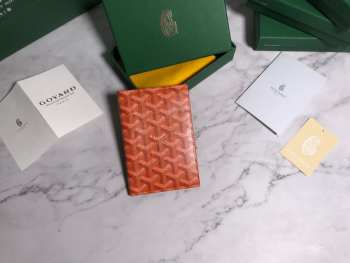 Goyard passport in orange 10x14.2cm