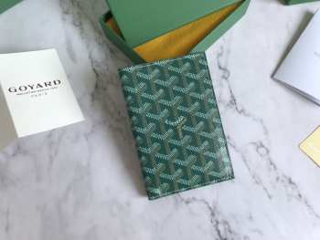 Goyard passport in green 10x14.2cm