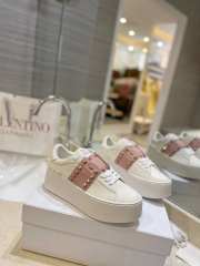 Valentino Garavani Rockstud Untitled white calfskin sneaker pink/ white - 3