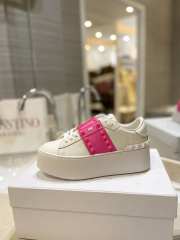 Valentino Garavani Rockstud Untitled white calfskin sneaker pink - 1