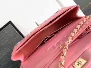 Chanel Classic Handbag Lambskin, Enamel & Gold-Tone Metal Coral Pink 15.5x25.5x6.5cm - 4