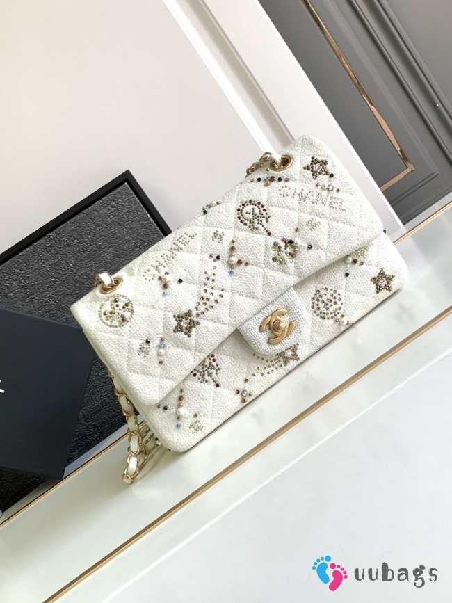 Chanel classic handbag embroidered tweed, glittering stones, glass pearls & gold metallic white 25.5cm 25.5cm - 1