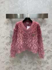 Celine V-neck sweater made of seamless cashmere in pink - 1