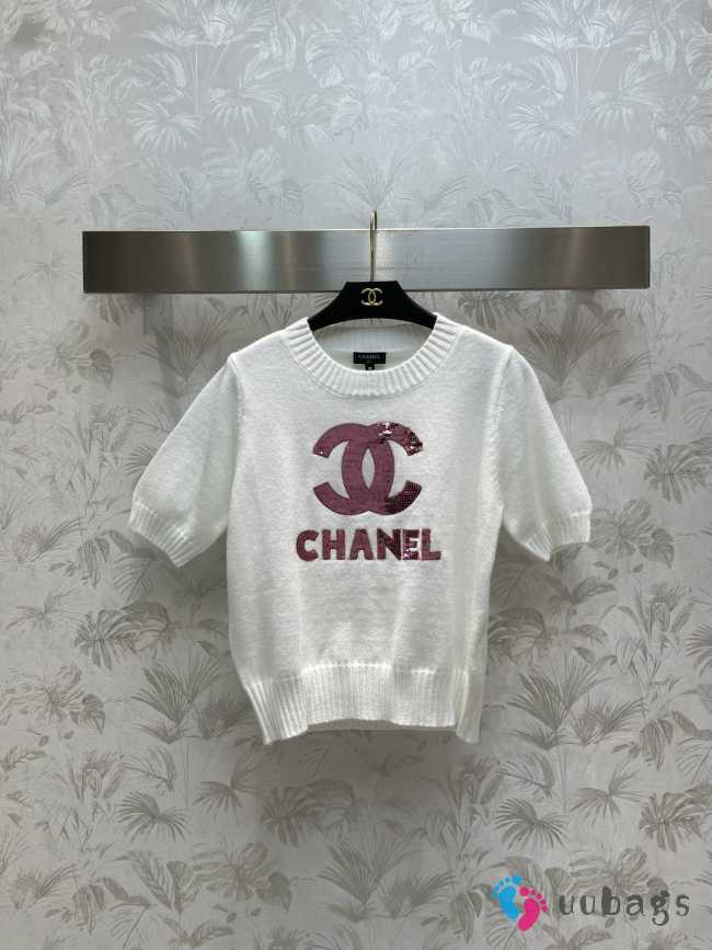 Chanel short-sleeved logo double C sweater in white - 1