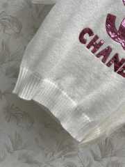 Chanel short-sleeved logo double C sweater in white - 4