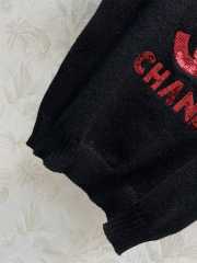 Chanel short-sleeved logo double C sweater in black - 4