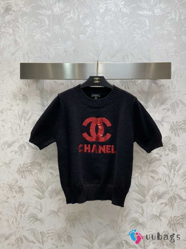 Chanel short-sleeved logo double C sweater in black - 1