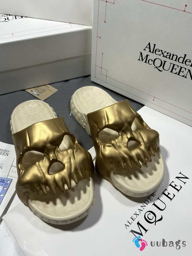 Alexander Mcqueen slide in gold/ white - 1