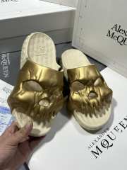 Alexander Mcqueen slide in gold/ white - 6