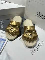 Alexander Mcqueen slide in gold/ white - 5