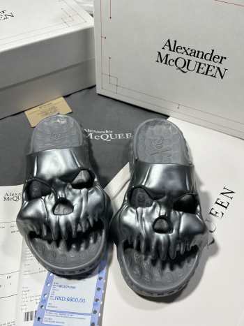 Alexander Mcqueen slide in silver