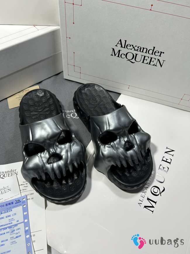 Alexander Mcqueen slide in silver/ black - 1