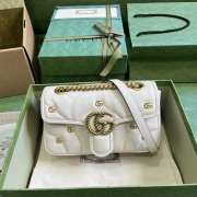 Gucci 443497 Marmont shoulder bag in white Matelassé leather 26x15x7cm - 1