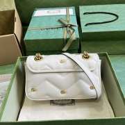 Gucci 443497 Marmont shoulder bag in white Matelassé leather 26x15x7cm - 6