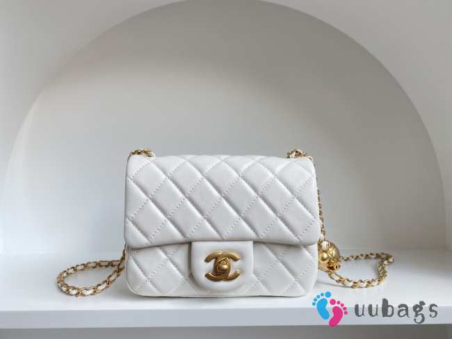 Chanel mini size foldable bag in white with gold buckle 13x18x7cm - 1