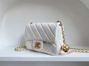 Chanel mini size foldable bag in white with gold buckle 13x18x7cm - 5