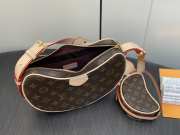 Louis Vuitton M46828 Croissant Monogram Bag 21x7x5cm - 4