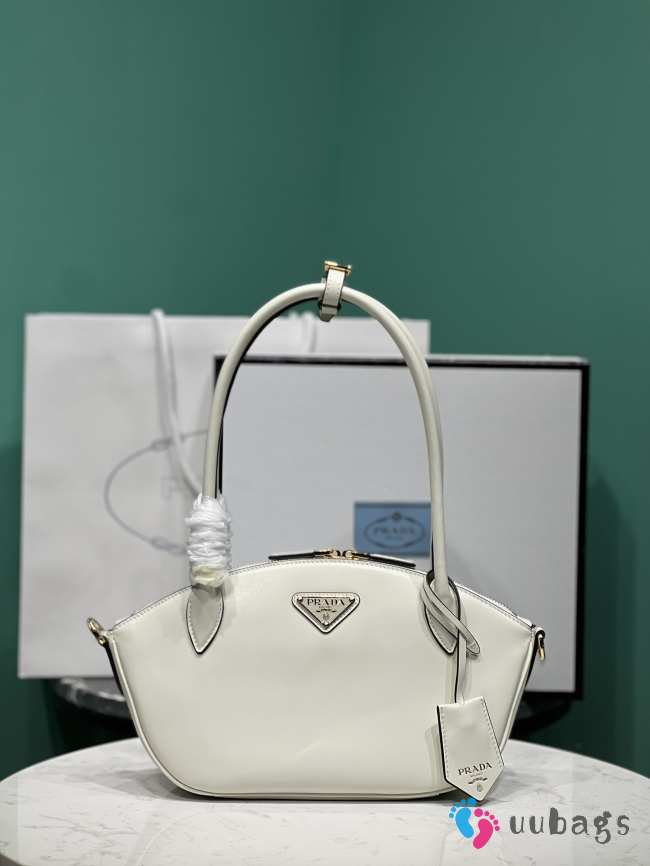 Prada small leather handbag in white 17x26x9cm - 1