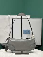 Prada Re-Edition 2002 small leather shoulder bag in grey 10x23x5cm - 5