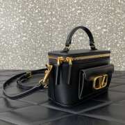 Valentino Garavani Locò mini handbag in calfskin leather in black 16.5x10x7.5cm - 3