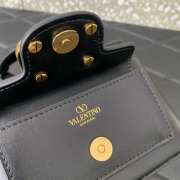 Valentino Garavani Locò mini handbag in calfskin leather in black 16.5x10x7.5cm - 2