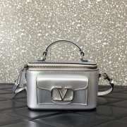 Valentino Garavani Locò mini handbag in silver metallic calfskin leather 16.5x10x7.5cm - 1